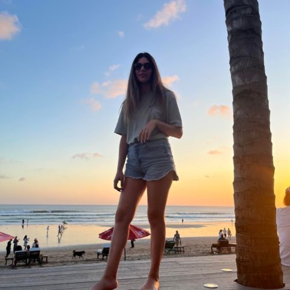 Meet your Posher, Çağla